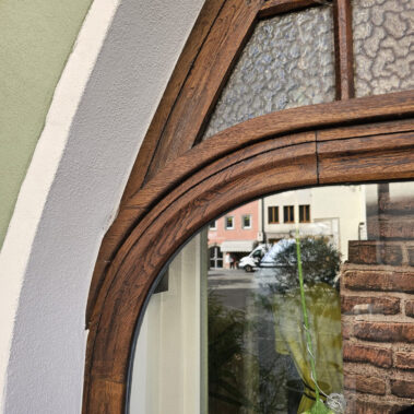 Saniertes Fenster im denkmalgeschützten Gebäude